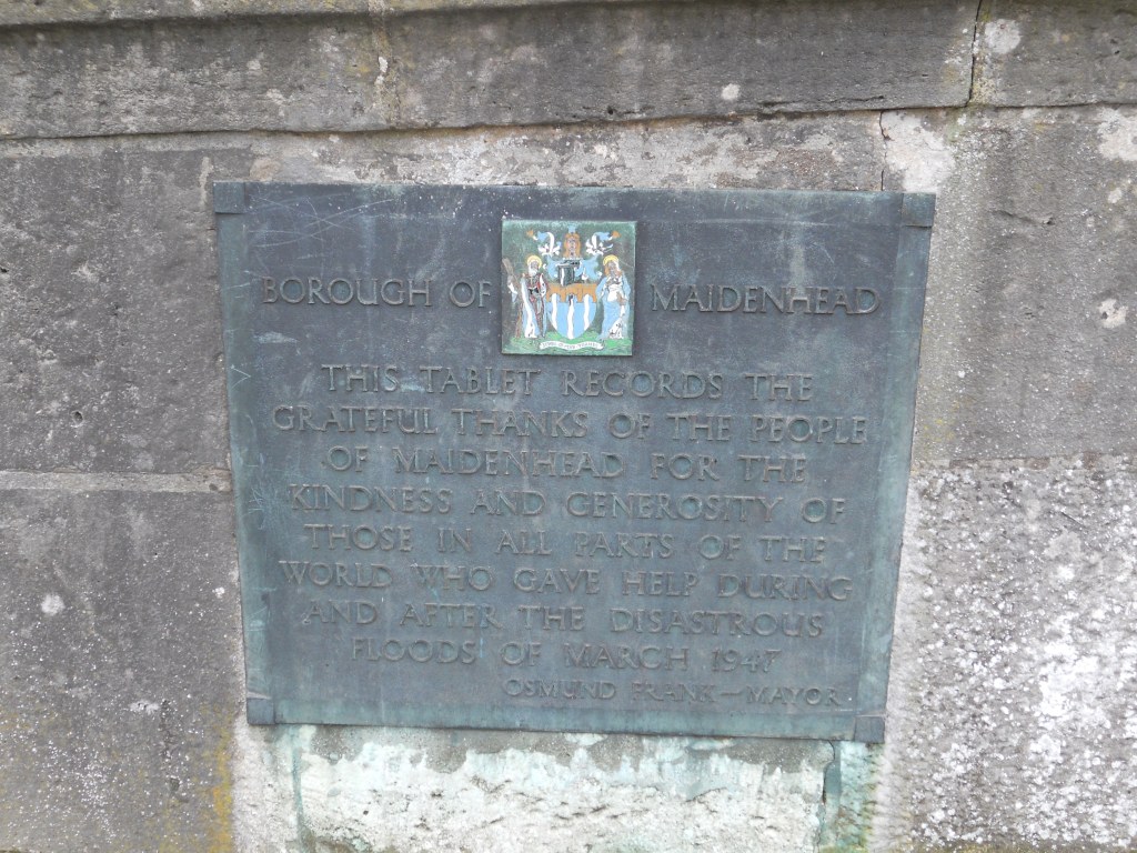 On Maidenhead Bridge, a plaque commemorating the floods of 1947
