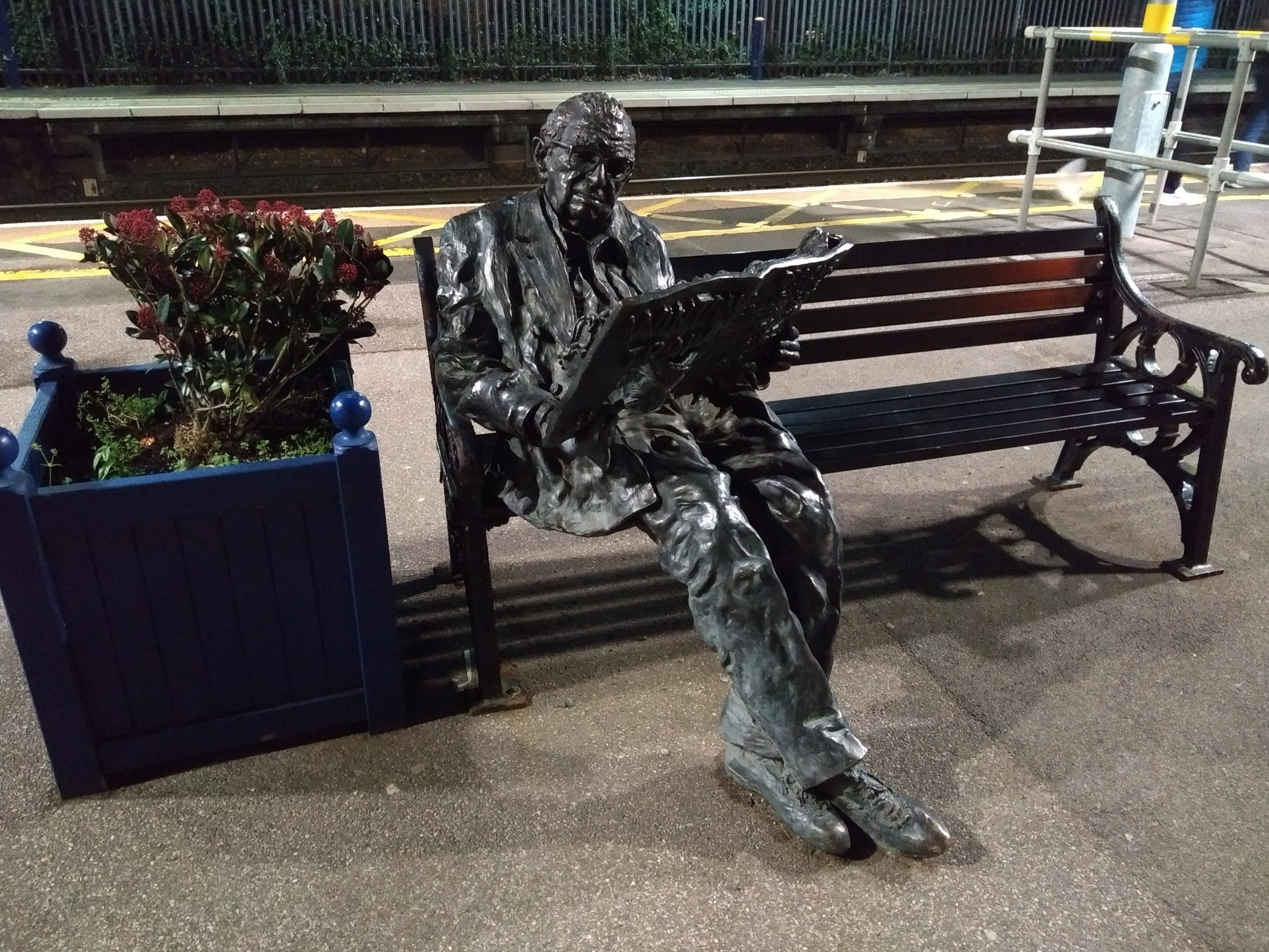 Sir Nicholas Winton Statue at Maidenhead Station