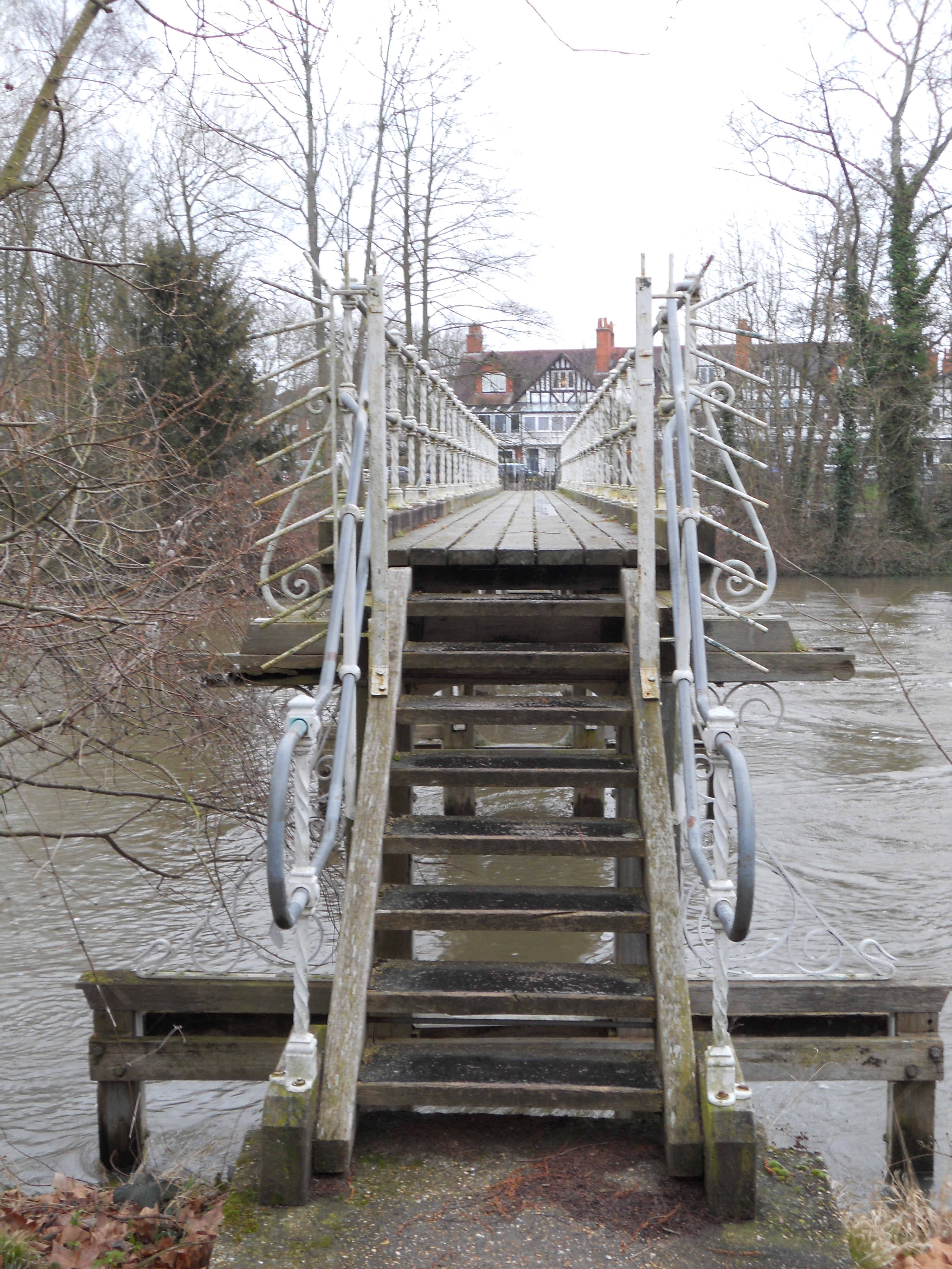 Footbridge over the Thames to Guards Club Island