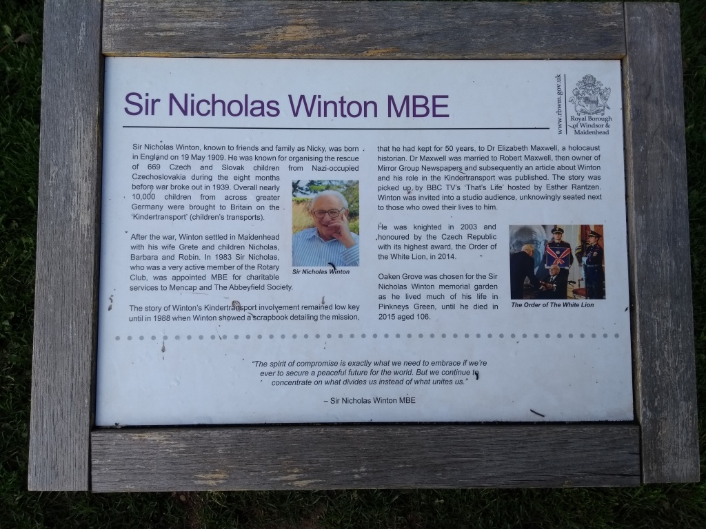 Sir Nicholas Winton MBE sign