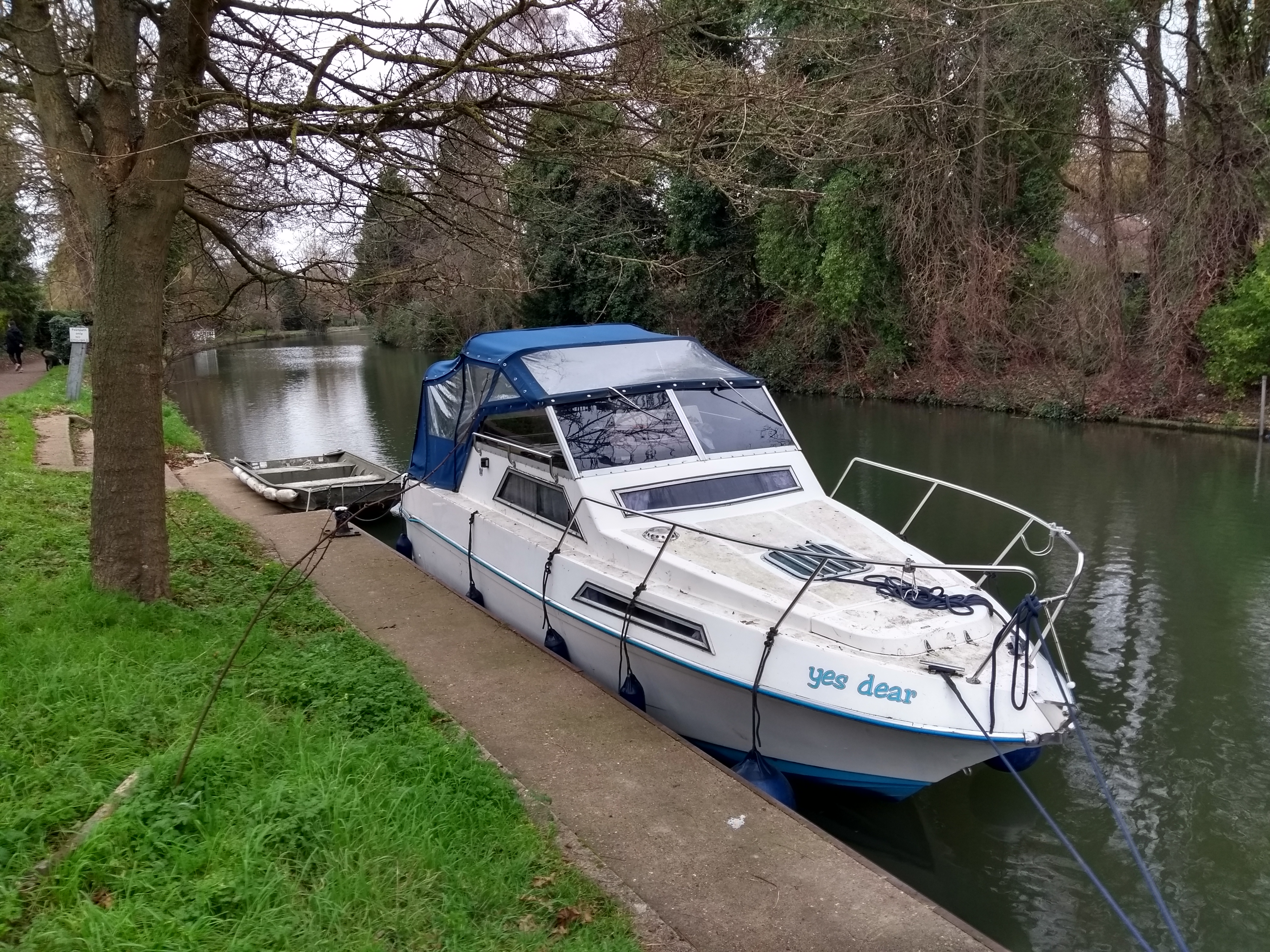 Boat moored up beside Boulters Lock yes dear