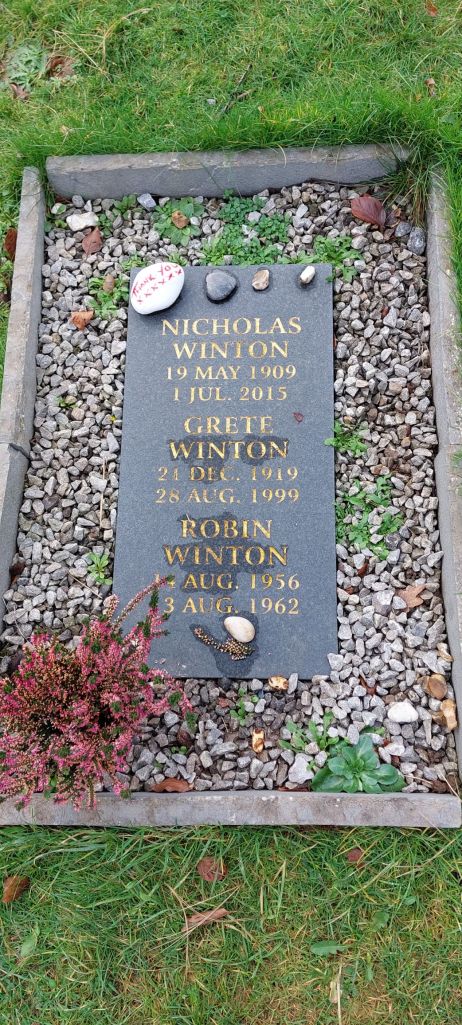 Nicholas Winton Grave