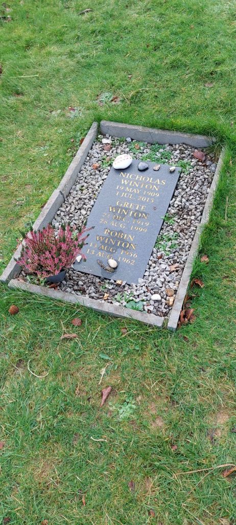 Nicholas Winton Grave